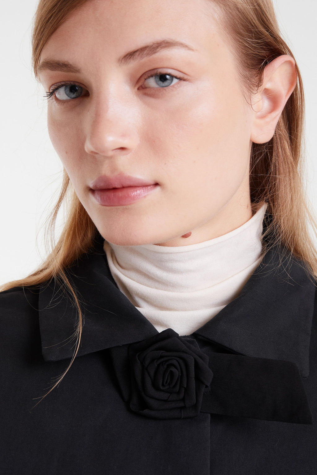 Black Straight Cut