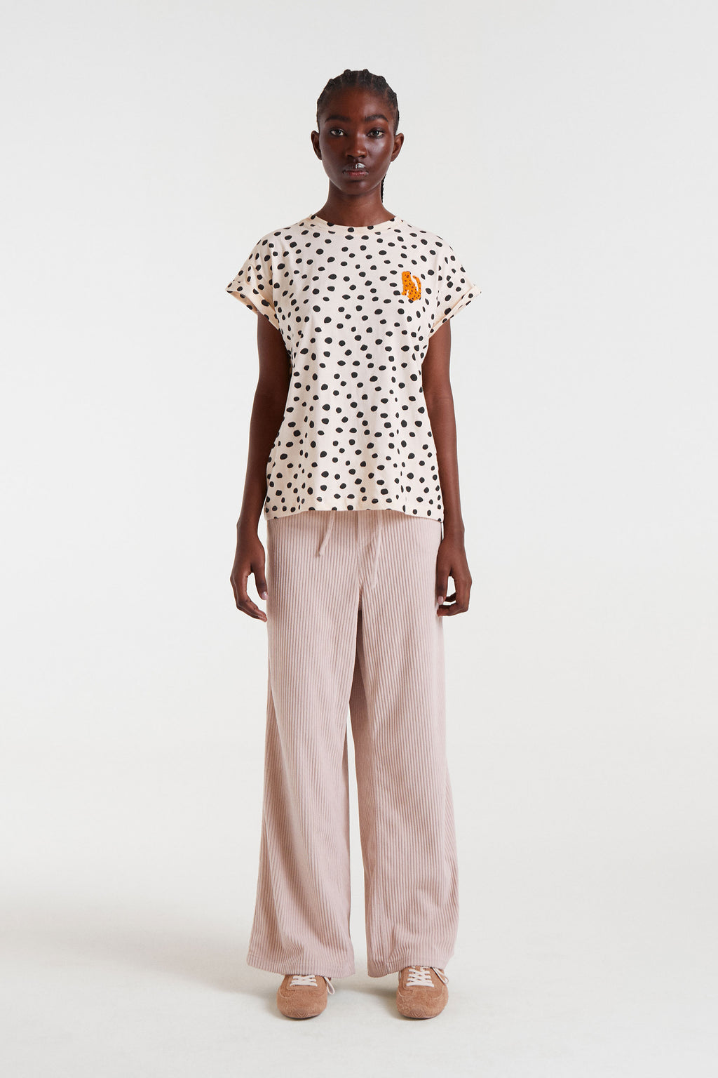 T-Shirt with Black Polca Dots