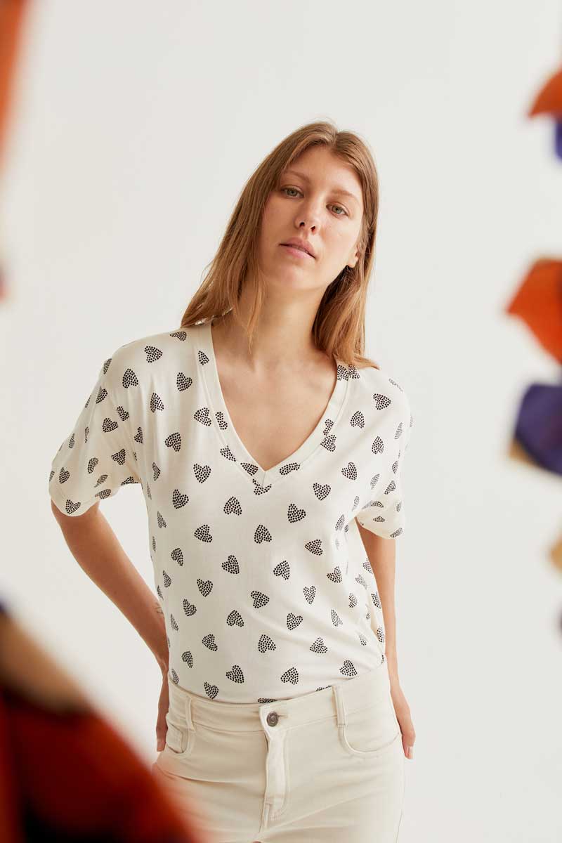 White T-Shirt With Hearts Print