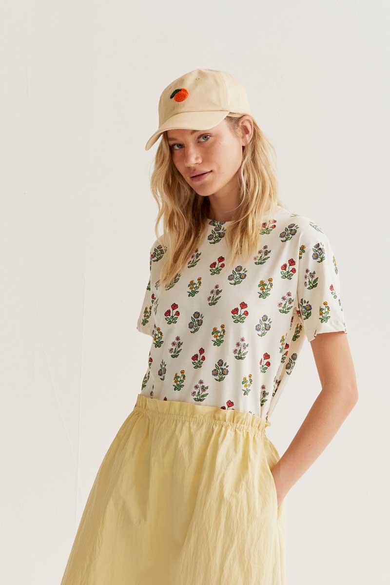 T-Shirt with Garden Flowers Print