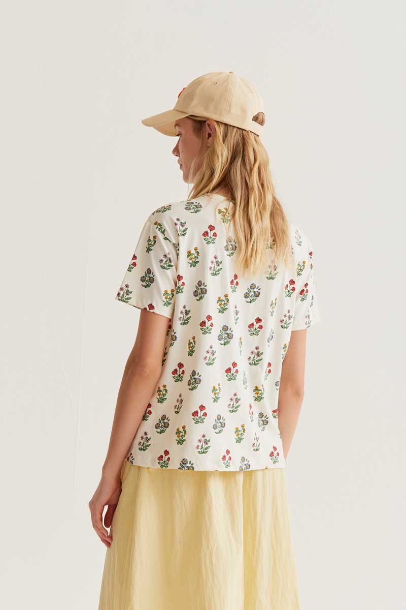 T-Shirt with Garden Flowers Print