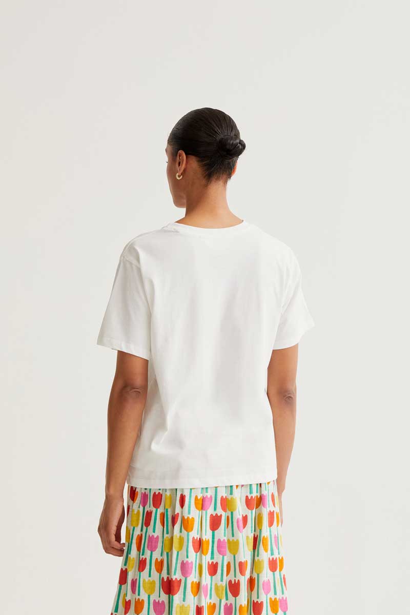 White T-shirt with embroidered Tulips