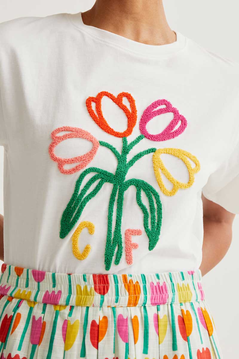 White T-shirt with embroidered Tulips