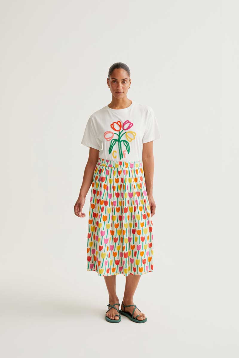 White T-shirt with embroidered Tulips