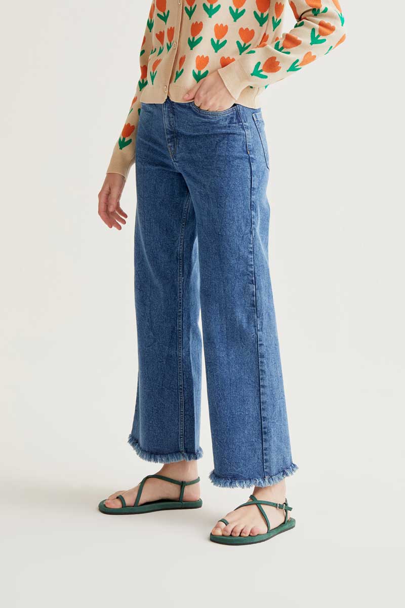 Blue Jeans with Raw-Cut