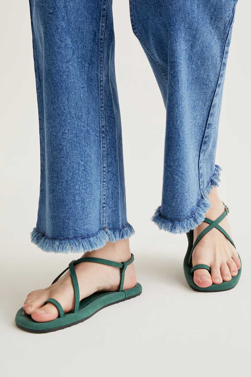 Blue Jeans with Raw-Cut