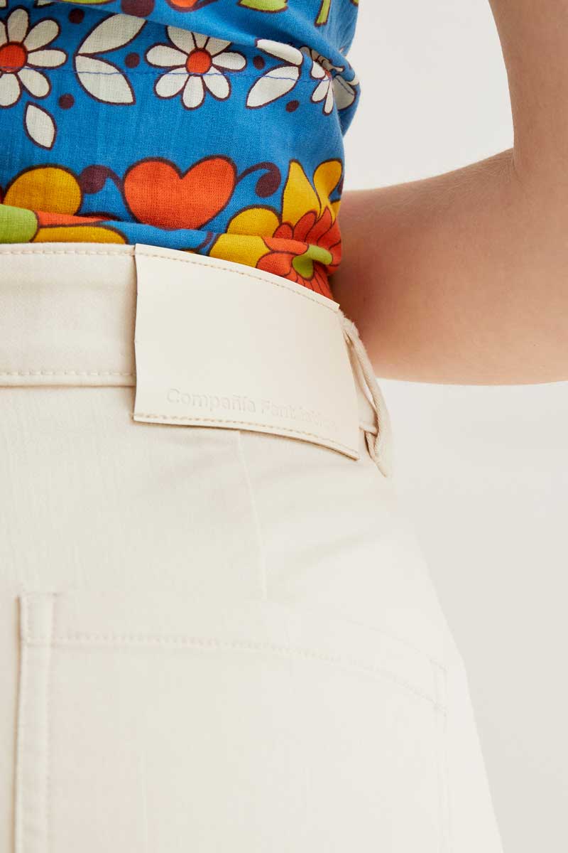 Beige Classic Jeans