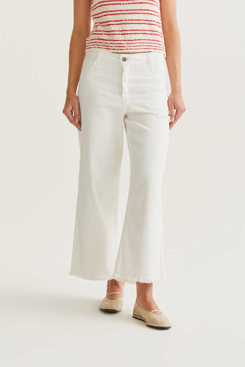 White Jeans with Raw-Cut