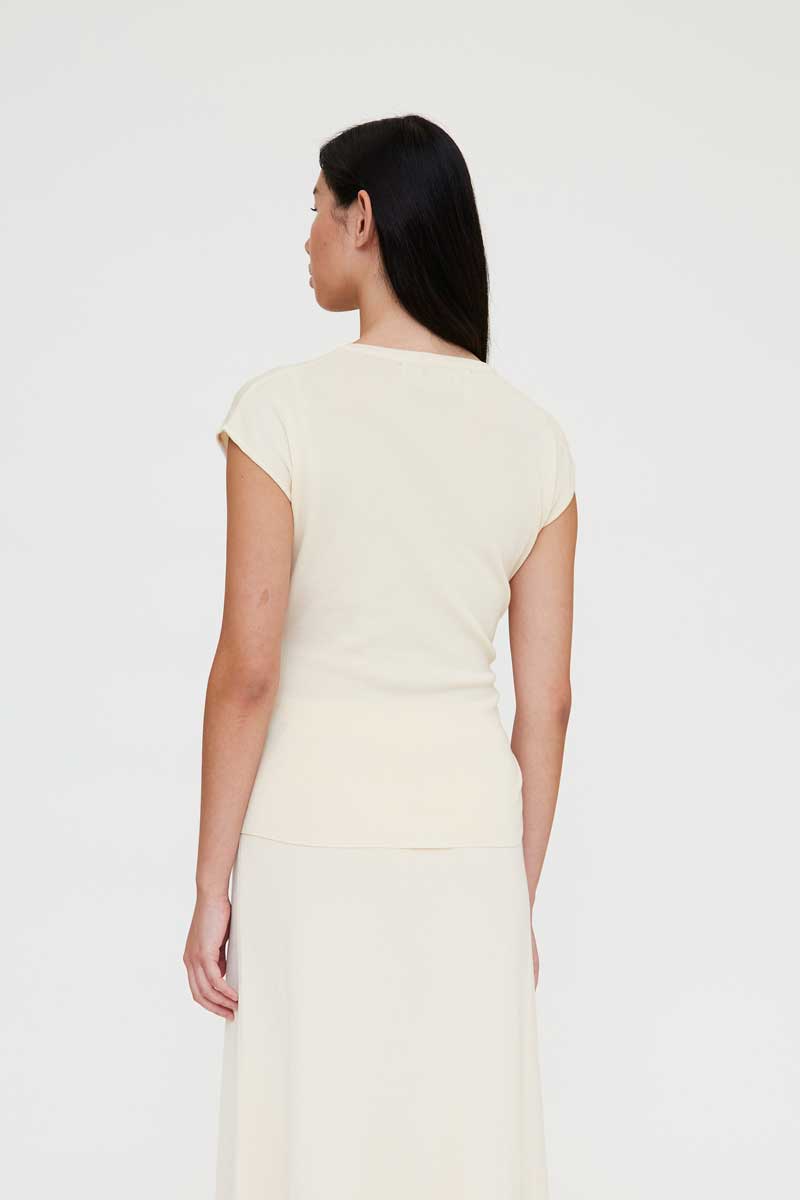 Sleeveless Knitted Cream Cardigan