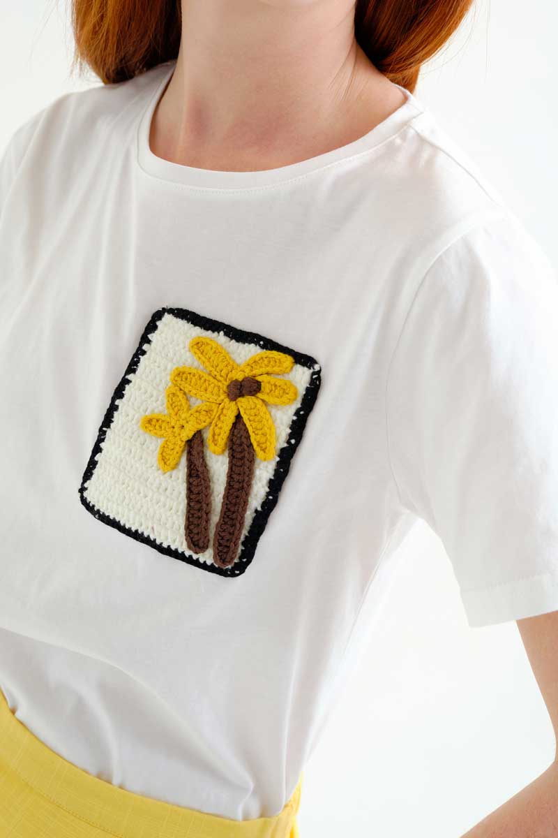 White T-Shirt with Embroidery Palms