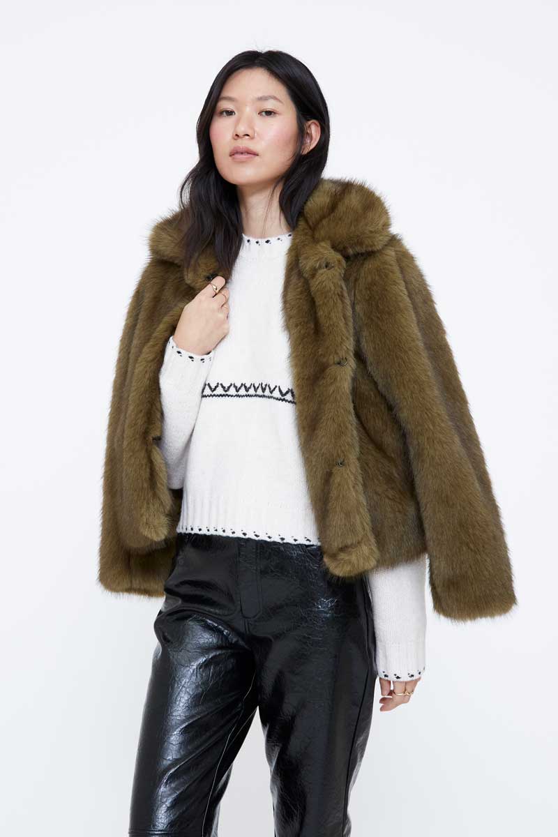 Off-White  Knit Sweater with Contrast Stiching