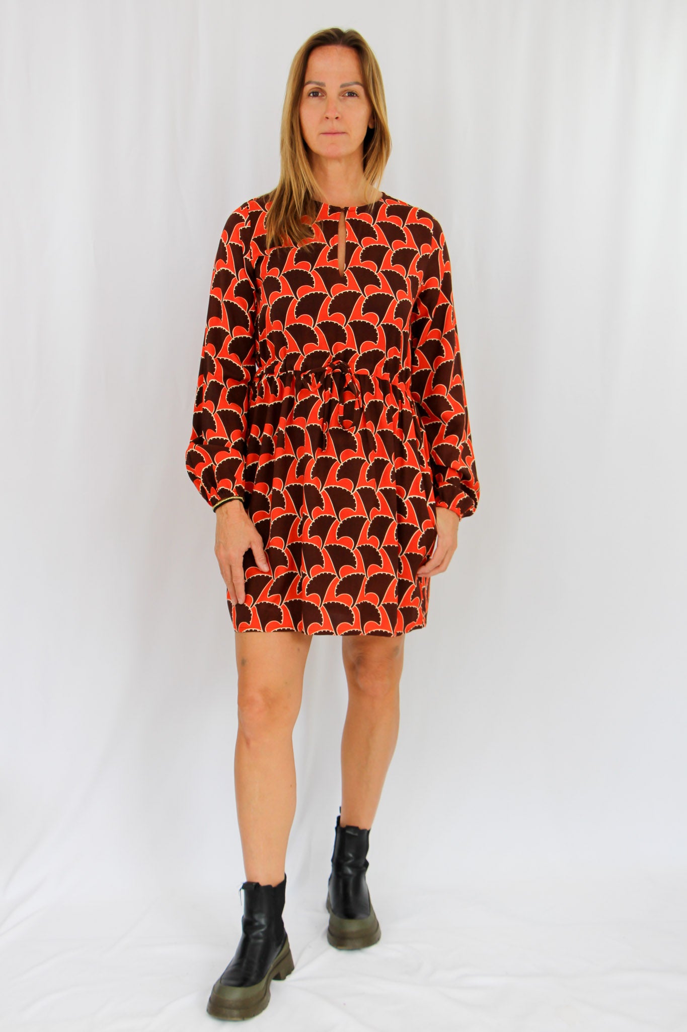 Brown and Orange Midi Dres.